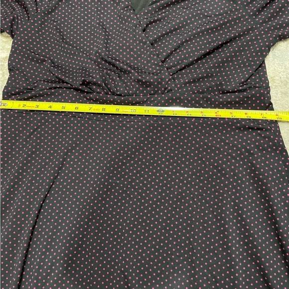IGIGI Polka Dot Dress Size 18/20 Pink & Black Short Sleeves V-Neck Knee Length - Picture 9 of 9